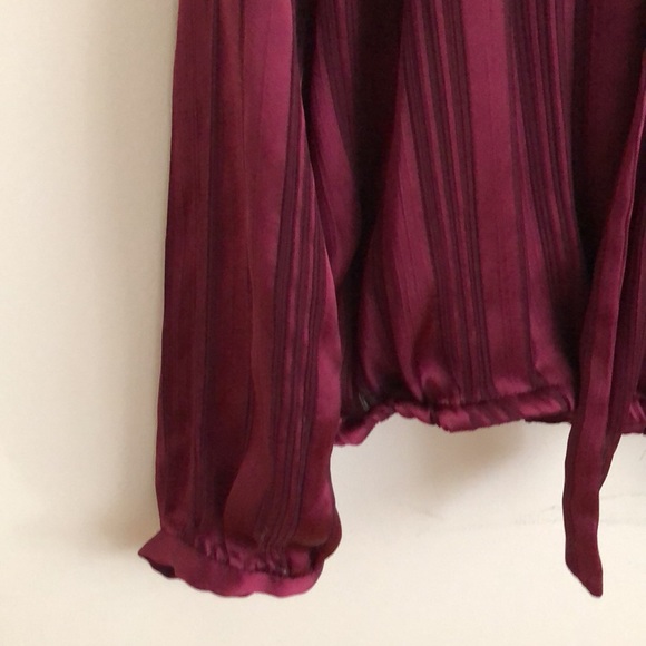 Guess Blouse XS - Picture 4 of 9